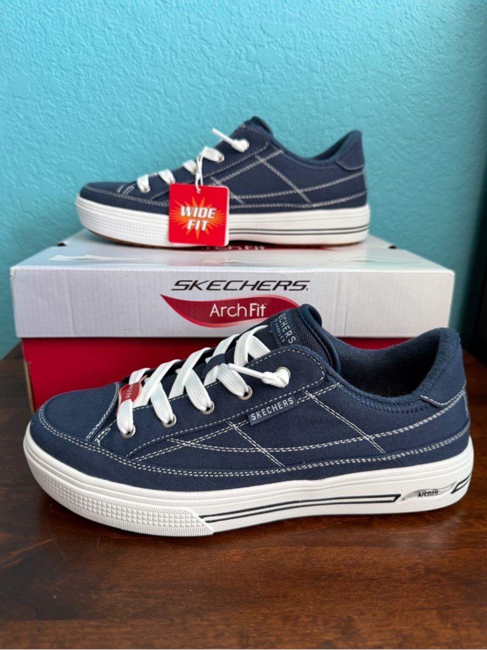 Skechers Arch Fit Arcade Arcata Sneakers Navy Wide Size 9W NWT
